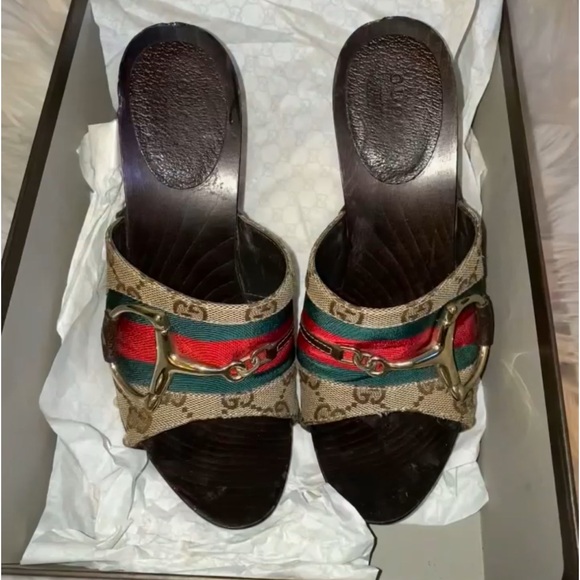 GUCCI
Beige/Ebony GG Canvas Vintage Web Horsebit Wood Mule Slide Sandals - Picture 3 of 17